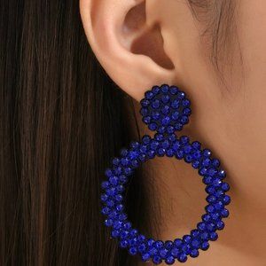 GORGEOUS ROUND STUD EARRINGS